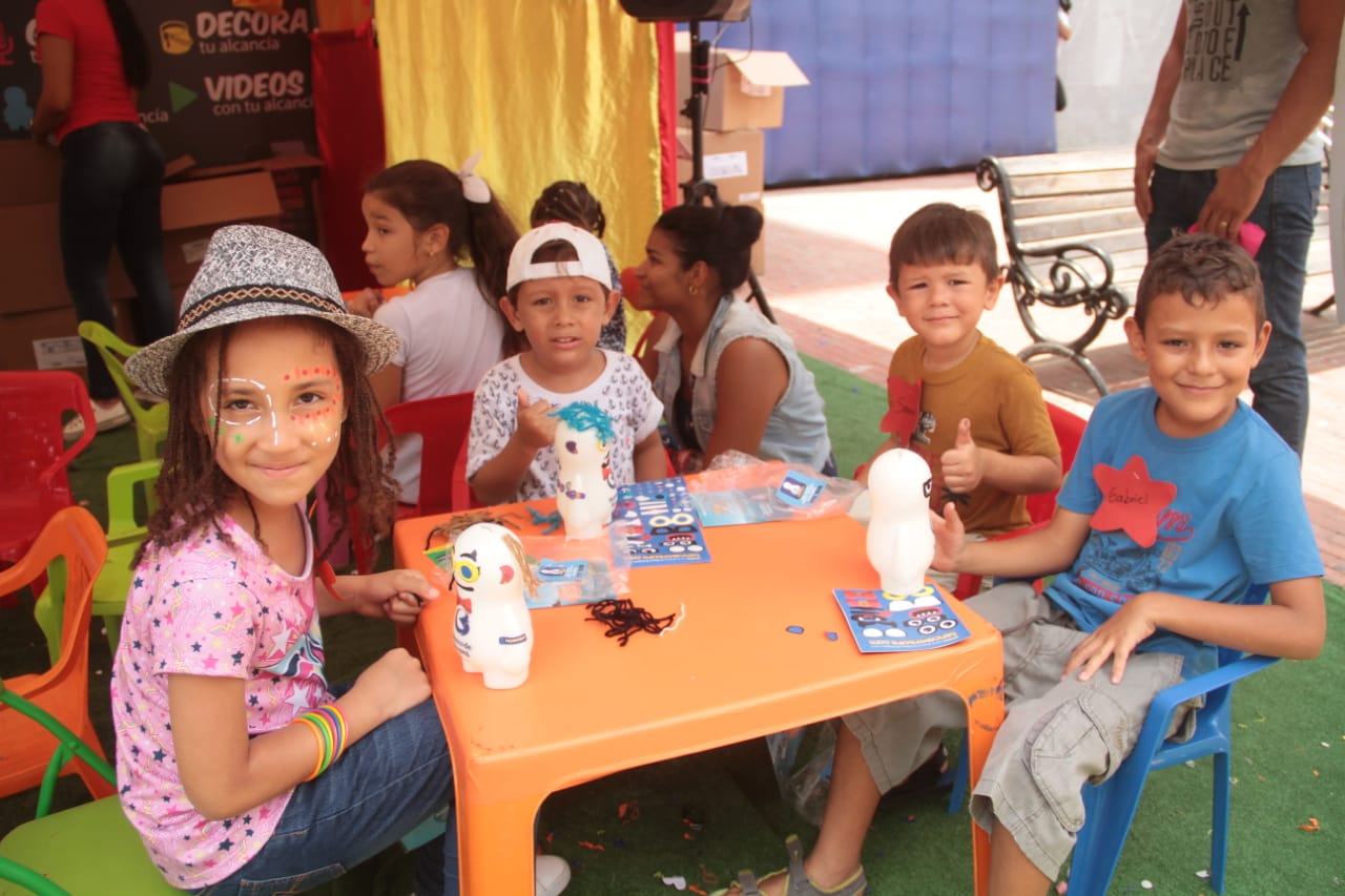 Más de dos mil niños dejaron volar su imaginación y pintaron su mar Más de dos mil niños dejaron volar su imaginación y pintaron su mar