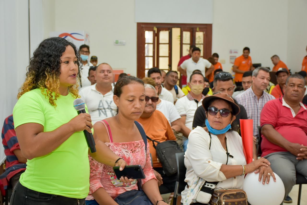 Alcaldía escuchó inquietudes de vendedores informales que no acreditaron requisitos para ser incluidos en el proyecto de la 5ta