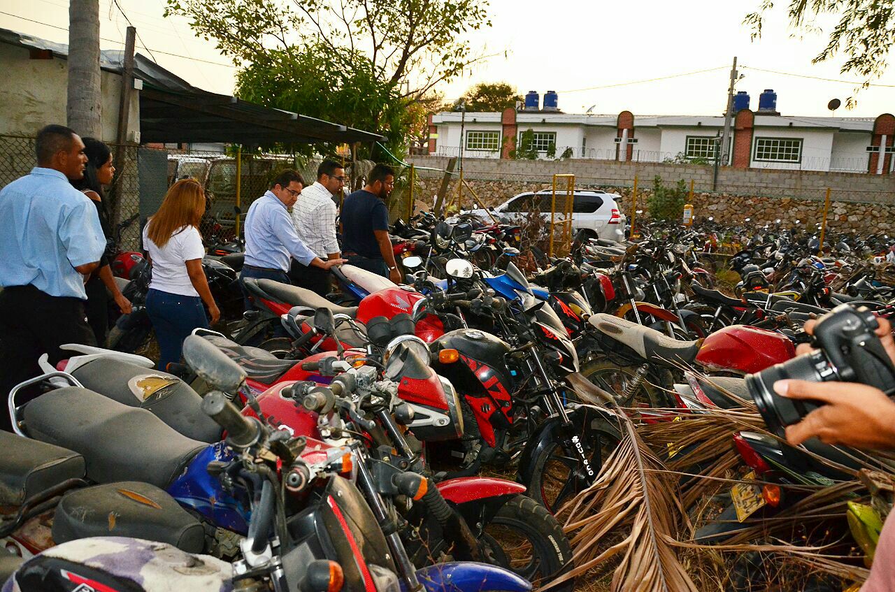 Distrito empezará a chatarrizar motos y carros abandonados en los patios Distrito empezará a chatarrizar motos y carros abandonados en los patios
