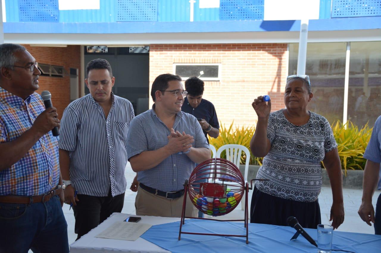 80 vendedores dignificados con nuevos puestos en la Plaza de Pescados y Mariscos del Mercado Público 80 vendedores dignificados con nuevos puestos en la Plaza de Pescados y Mariscos del Mercado Público