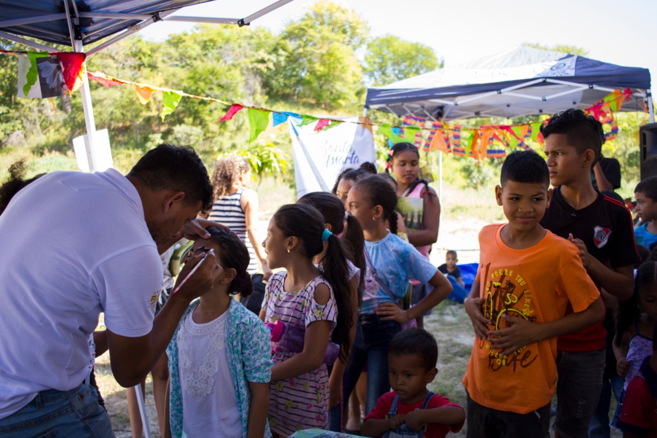 En lo alto de la Rosalía, niños y niñas se apropiaron del arte durante Galería Callejera