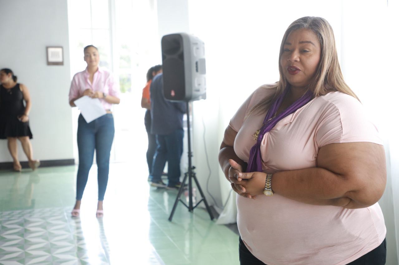 Alcaldesa Virna Johnson reinició la Escuela de Formación para Mujeres del Distrito de Santa Marta