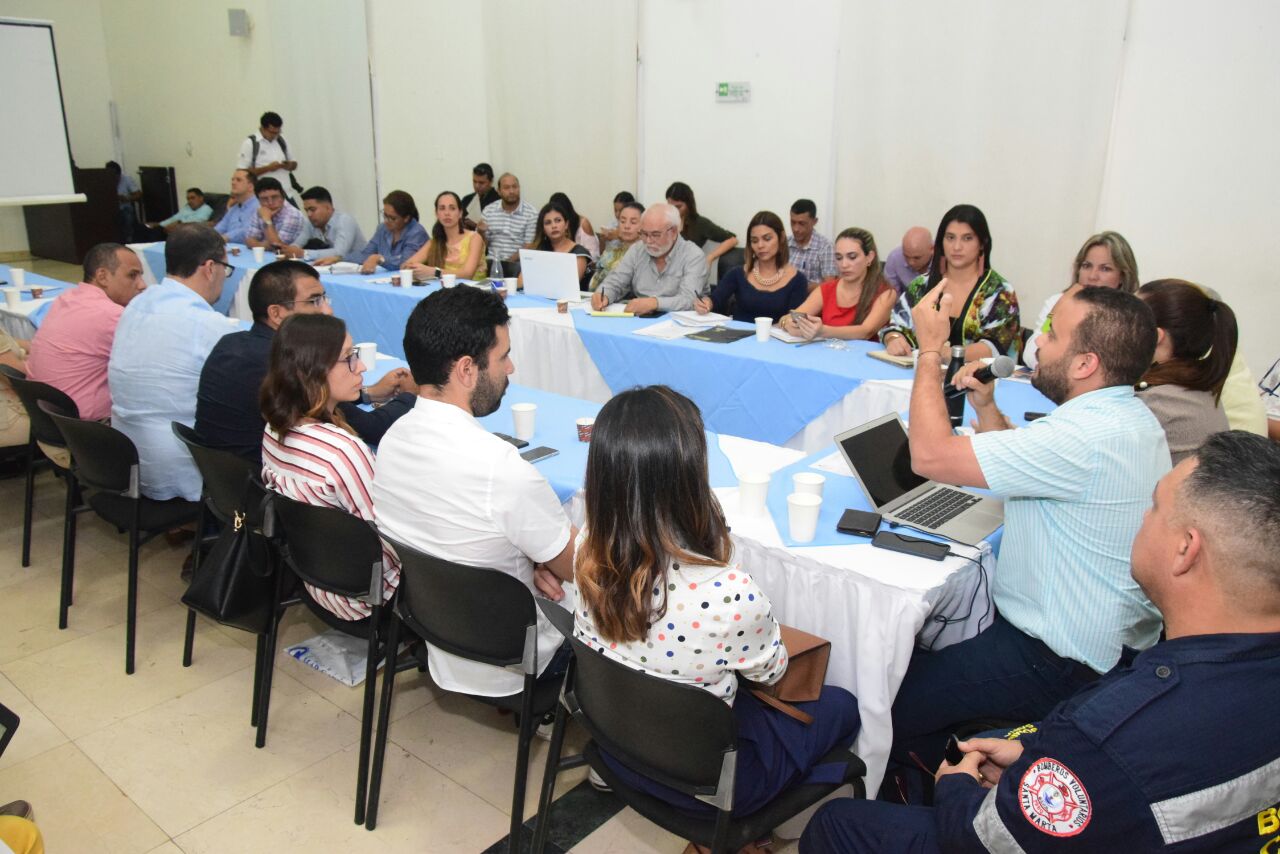 Distrito se reunió con gremios para fortalecer la labor de la autoridad sanitaria Distrito se reunió con gremios para fortalecer la labor de la autoridad sanitaria