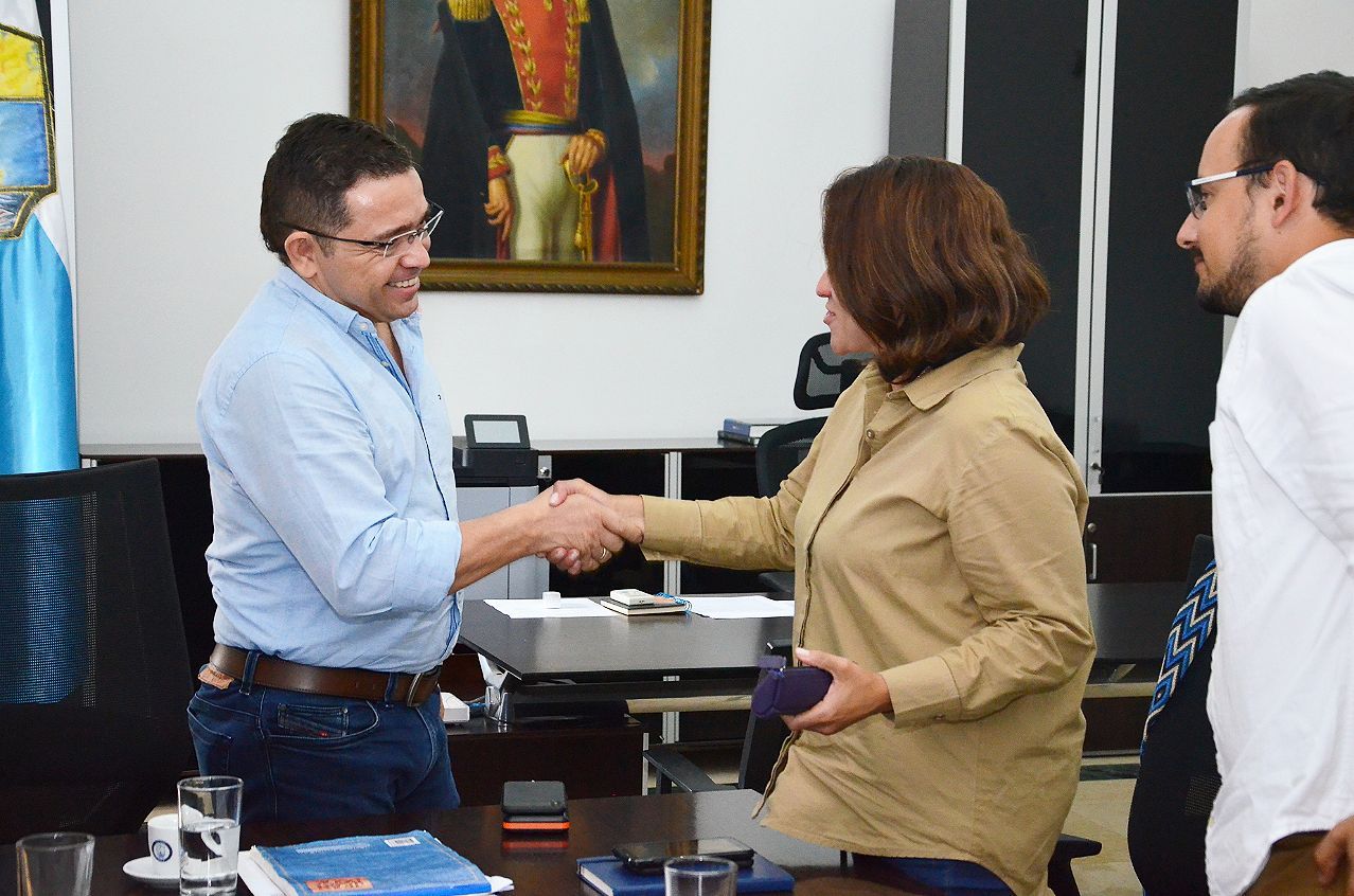 “Vamos a trabajar junto a la Superintendencia de Servicios Públicos para seguir fortaleciendo a la Essmar”: Alcalde Martínez “Vamos a trabajar junto a la Superintendencia de Servicios Públicos para seguir fortaleciendo a la Essmar”: Alcalde Martínez