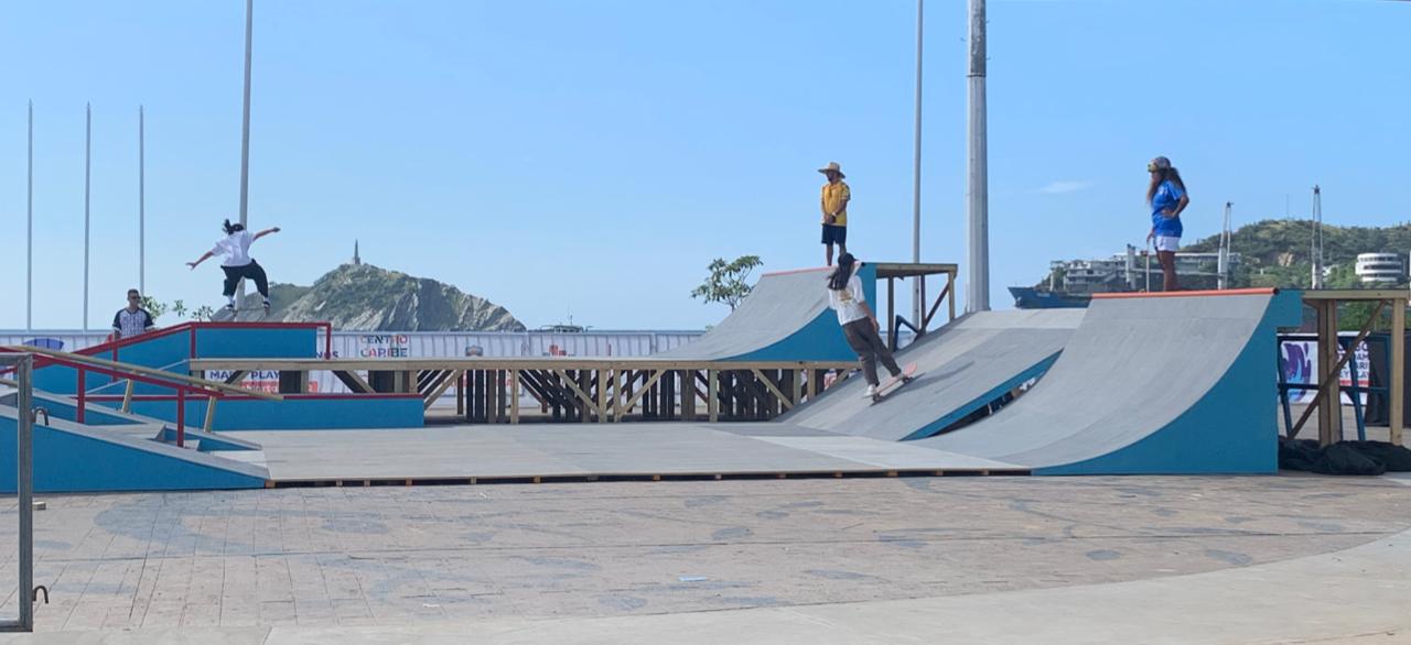 La emoción y la adrenalina llegan al Camellón de la Bahía con el skateboarding La emoción y la adrenalina llegan al Camellón de la Bahía con el skateboarding