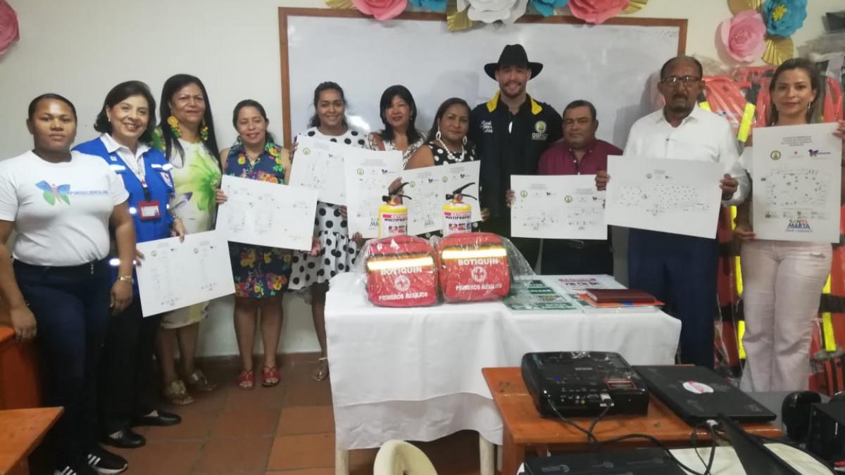Alcaldía capacitó y dotó a instituciones educativas en gestión del riesgo y atención de emergencias