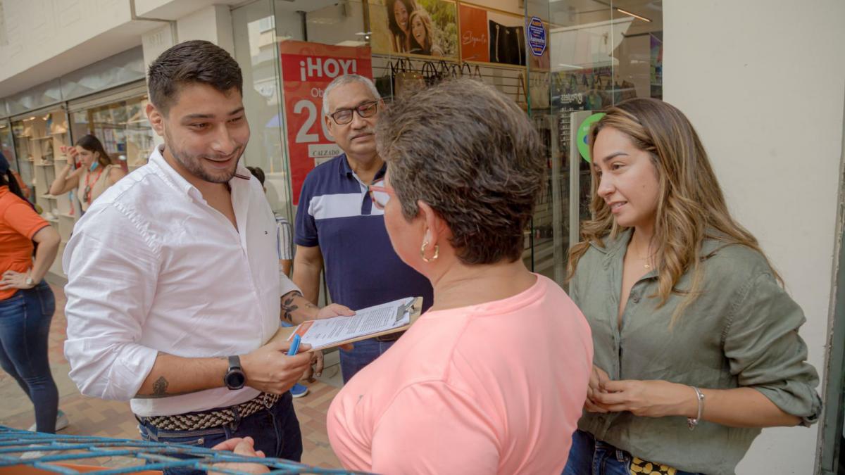 251 vendedores informales han cedido el espacio público para transformar la carrera 5ta