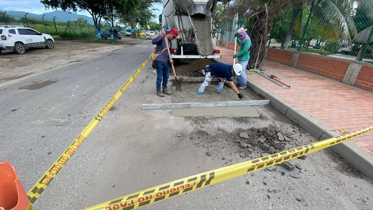 Trabajos de recuperación de la vía al aeropuerto 2024