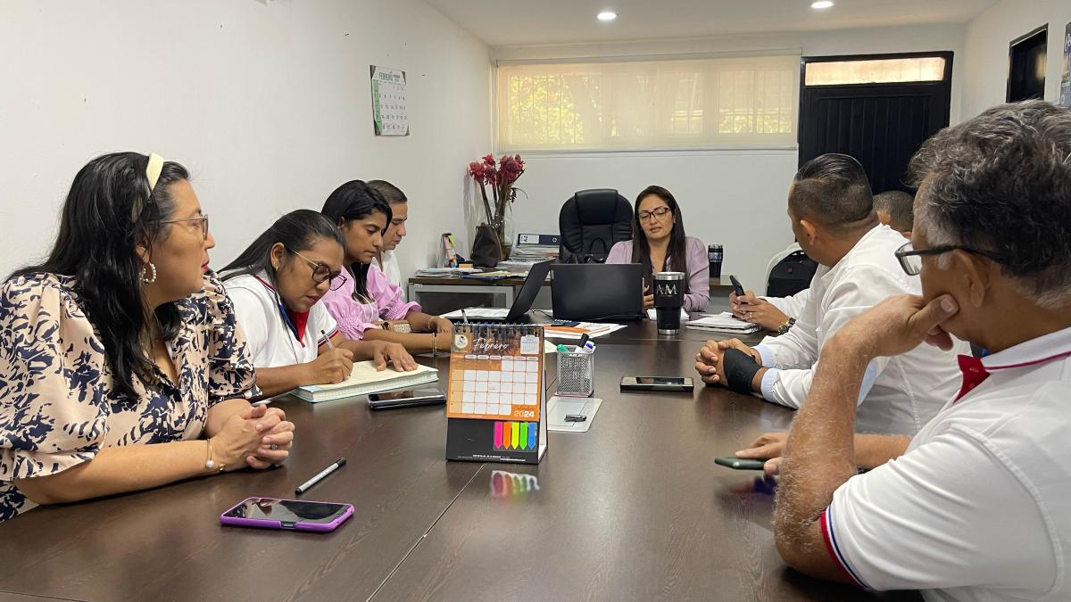 Secretaría de Educación Distrital establece acuerdos con sindicatos para trabajar por el sector Secretaría de Educación Distrital establece acuerdos con sindicatos para trabajar por el sector