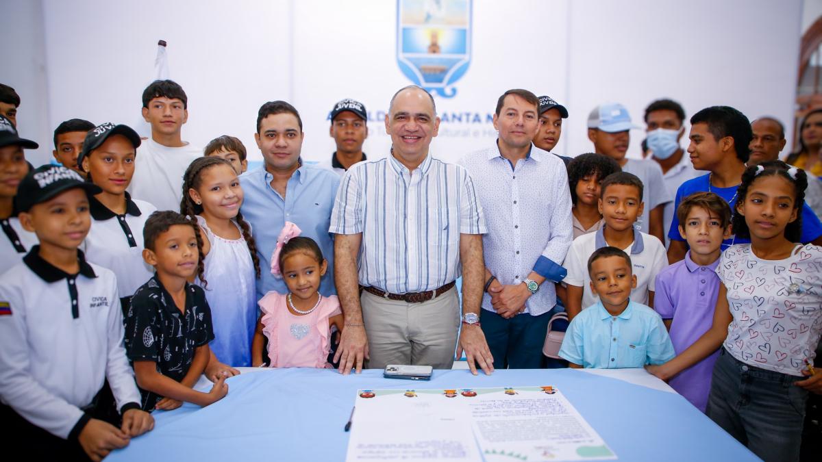 Alcalde Carlos Pinedo firma Pacto por la Niñez en la mesa de participación para la construcción del plan de desarrollo Alcalde Carlos Pinedo firma Pacto por la Niñez en la mesa de participación para la construcción del plan de desarrollo