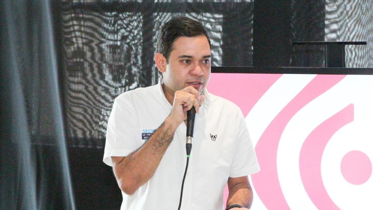 Secretario de Promoción Social David Farelo radicará dos megaproyectos para los 500 años de Santa Marta. 