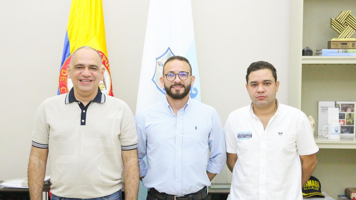 Alcalde_Carlos_Pinedo_Cuello_y_ESAP_firman_convenio_gestionado_por_la_Secretaría_de_Promoción_Social_Inclusión_y_Equidad