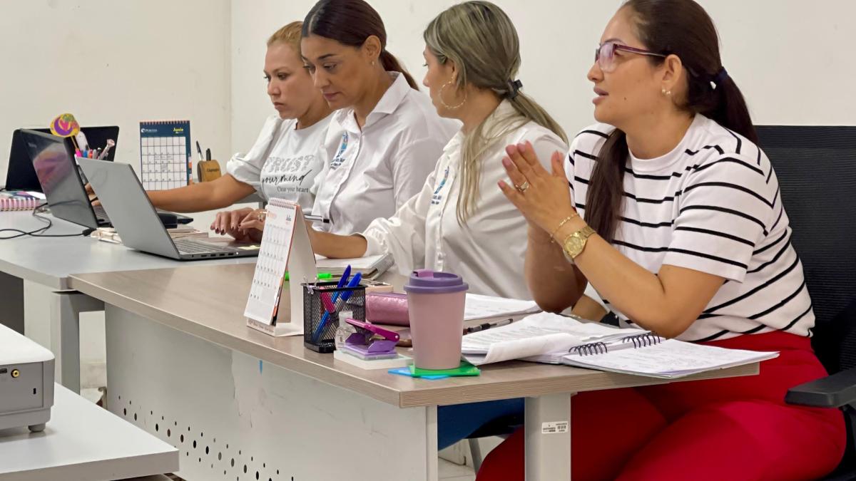 Alcaldía de Santa Marta refuerza el PAE en el Primer Comité de Planeación Territorial La ampliación de cobertura es uno de los principales objetivos de esta administración, razón por la cual se adelanta una gestión directa en el Ministerio de Educación Alcaldía de Santa Marta refuerza el PAE en el Primer Comité de Planeación Territorial La ampliación de cobertura es uno de los principales objetivos de esta administración, razón por la cual se adelanta una gestión directa en el Ministerio de Educación