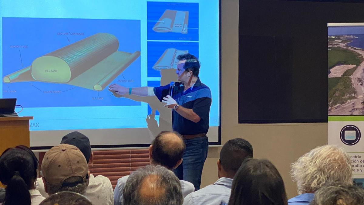 Alcaldía Distrital socializó alternativa para mitigar erosión costera en Playa Salguero