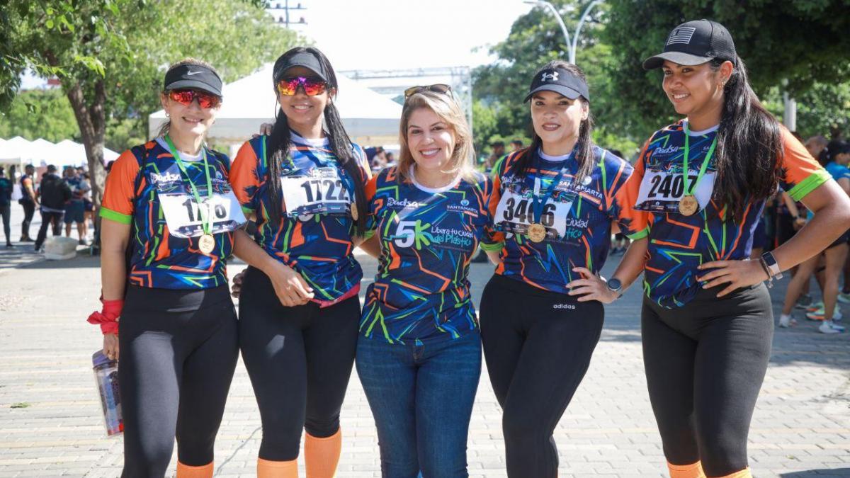 Más de 5 mil personas le madrugaron a la carrera 5K, ‘Libera Tu Ciudad del Plástico’