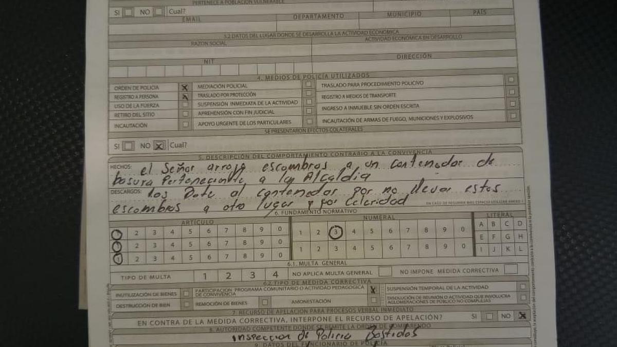 Primeros sancionados por arrojar escombros en contenedores recolectores de basura