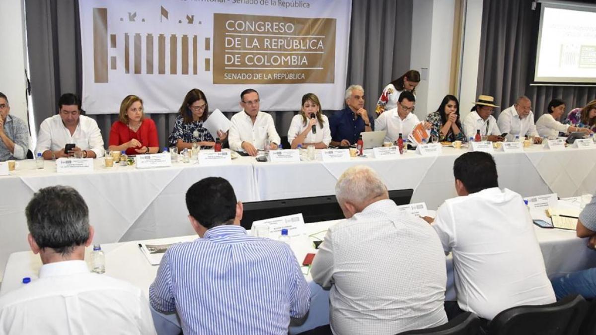 Alcaldesa propone a ministros y senadores unir esfuerzos por la preservación de la Sierra Nevada