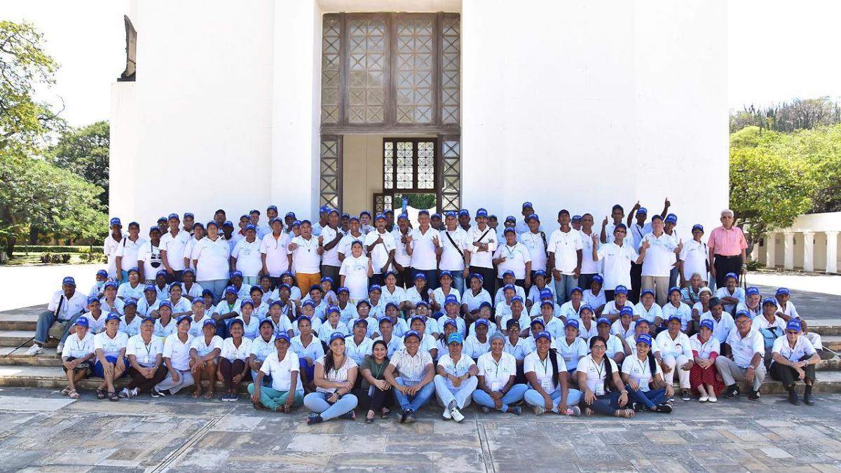 Adultos Mayores del Centro de Vida Bastidas visitan la Quinta de San Pedro Alejandrino