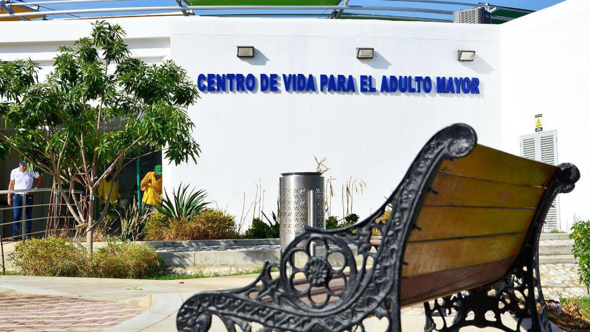 Alcalde inicia proceso de dotación para entregar el Centro de Vida en Bastidas