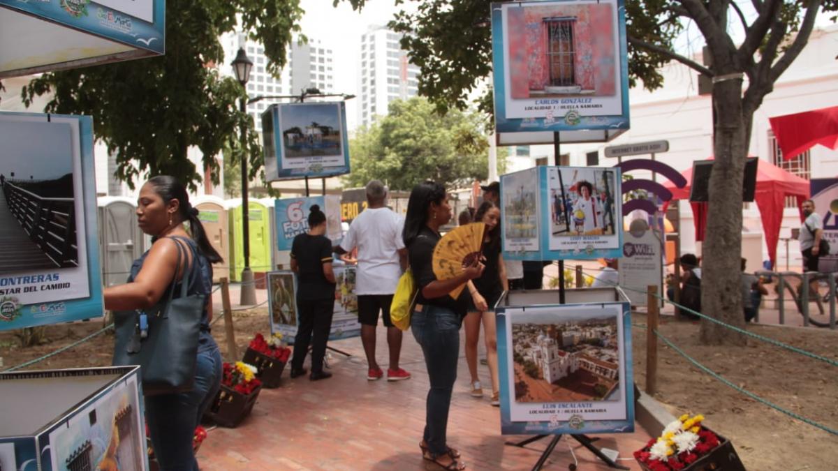 Samarios y turistas se dejan encantar por la Fotomaratón