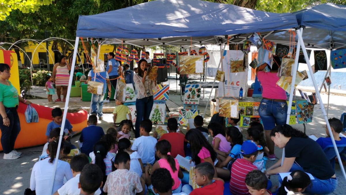 Bonda vivió el arte y la cultura  de la Galería Callejera de la EFAC