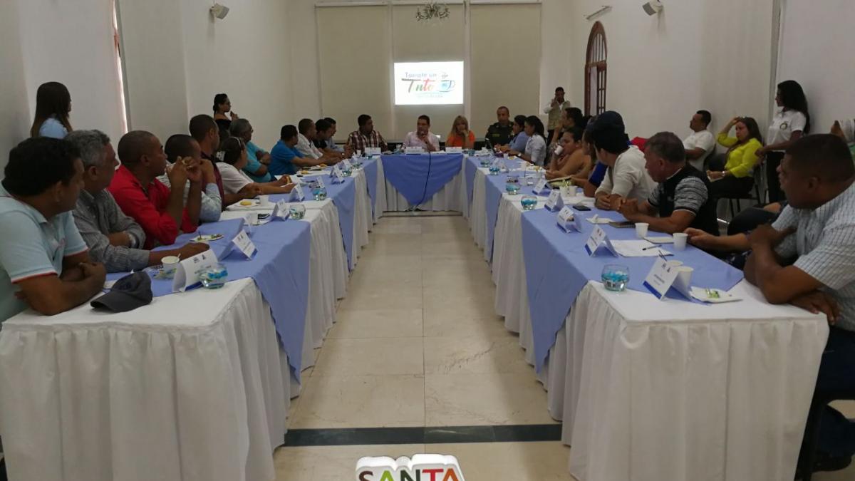 ‘Tómate un tinto con el Alcalde’ con actores del Mercado Público