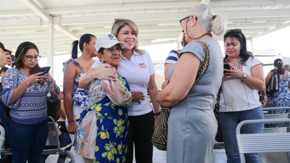 Samarios disfrutaron de la gastronomía típica samaria en la Plazoleta de Comida Popular