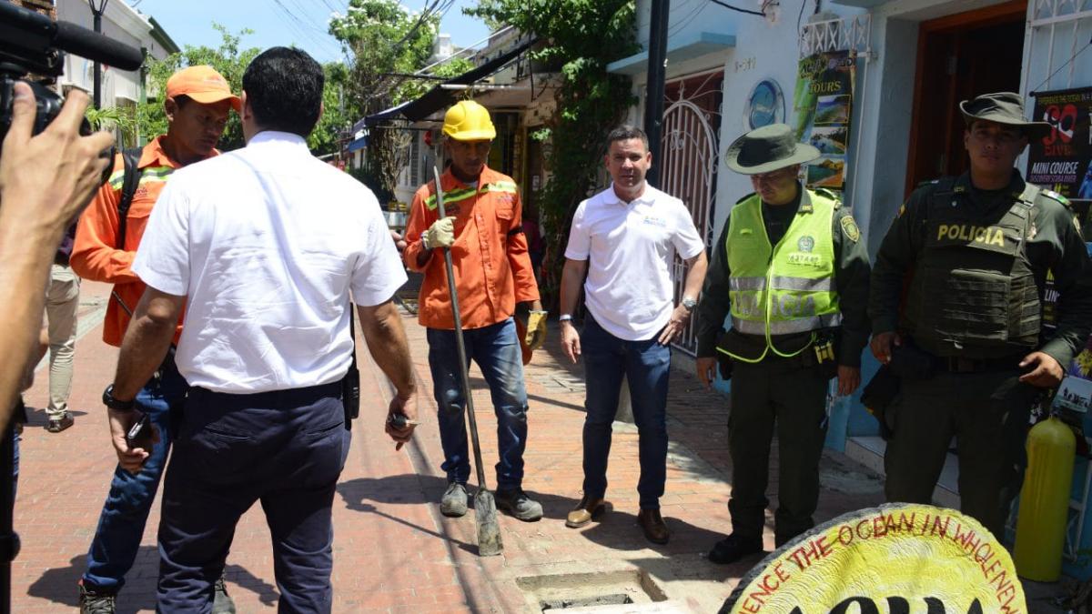 Llamado de atención a establecimientos del Centro Histórico, por vertimiento indebido de aguas residuales
