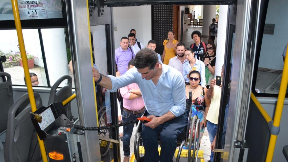 Accesibles y cómodos son los nuevos buses del transporte público: Jairo Clopatofsky