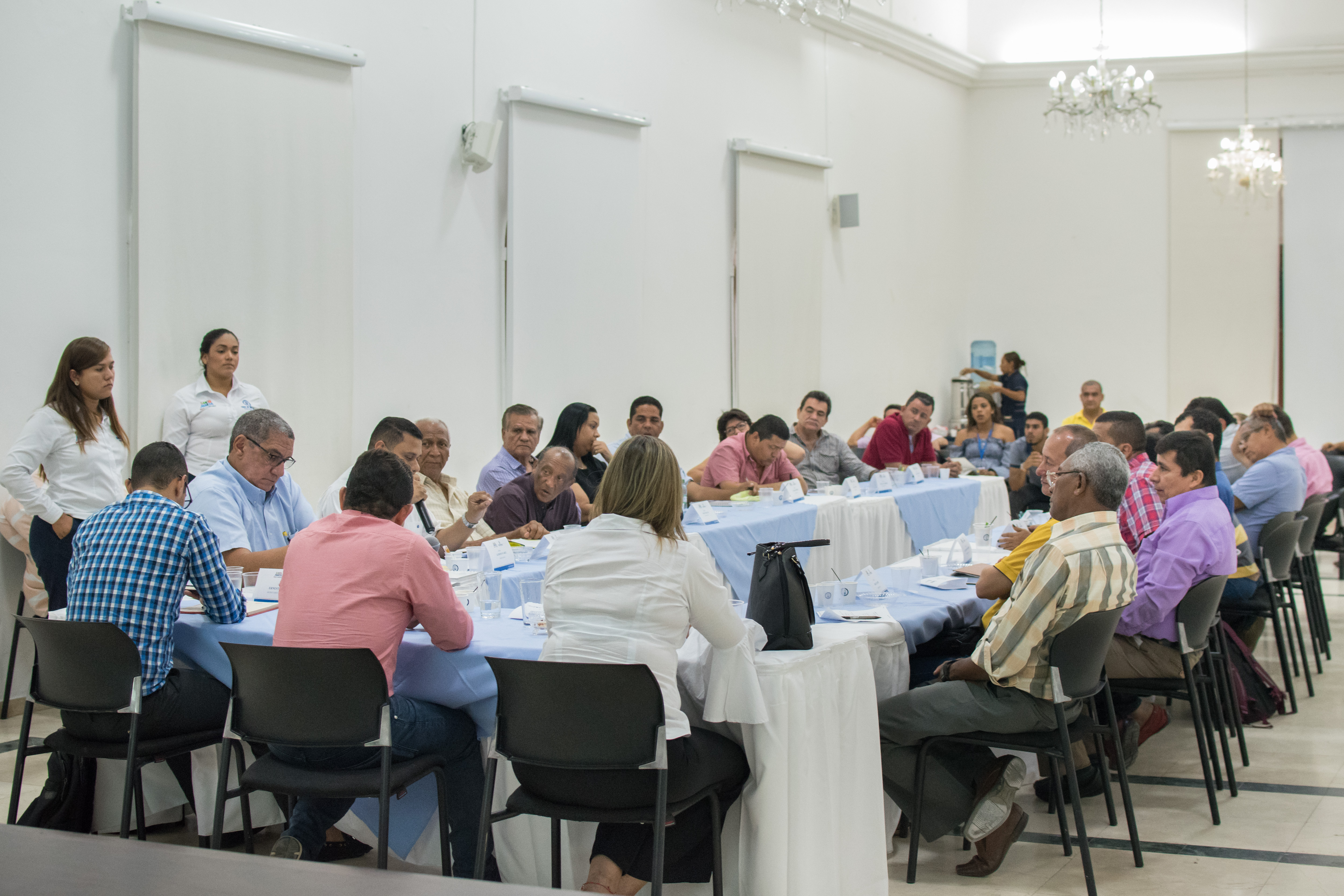 Alcalde socializó SETP con representantes de transportadores de servicio urbano Alcalde socializó SETP con representantes de transportadores de servicio urbano