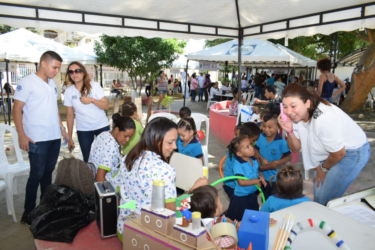 545 habitantes de ‘El Trébol’ se beneficiaron de 'Feria de la Equidad y el Buen Vivir' 545 habitantes de ‘El Trébol’ se beneficiaron de 'Feria de la Equidad y el Buen Vivir'