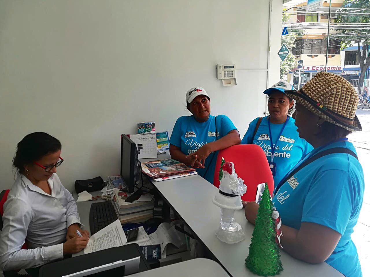 Inicia sensibilización contra plásticos de un solo uso ante turistas y comerciantes de El Rodadero Inicia sensibilización contra plásticos de un solo uso ante turistas y comerciantes de El Rodadero