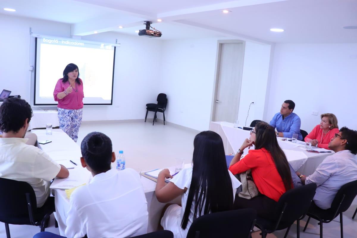 Directora de la IPES se reunió con Gabinete Distrital para diseñar estrategias que impacten en la economía informal