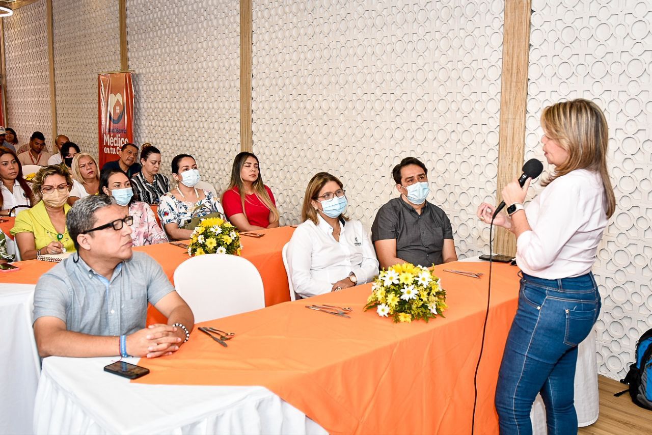 Alcaldesa Virna Johnson convoca a EPS e IPS de la ciudad a trabajar articulados con el programa Salud al Barrio-Médico en tu Casa